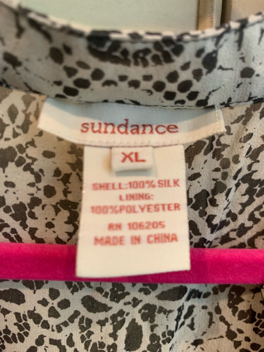 Sundance Boho Lace-Print V-Neck Women's Top in Black and White - Picture 4 of 4